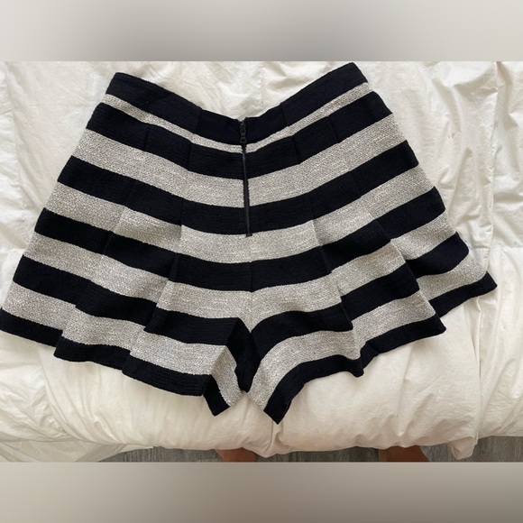 Alice+Olivia Mini Skort - Picture 2 of 3